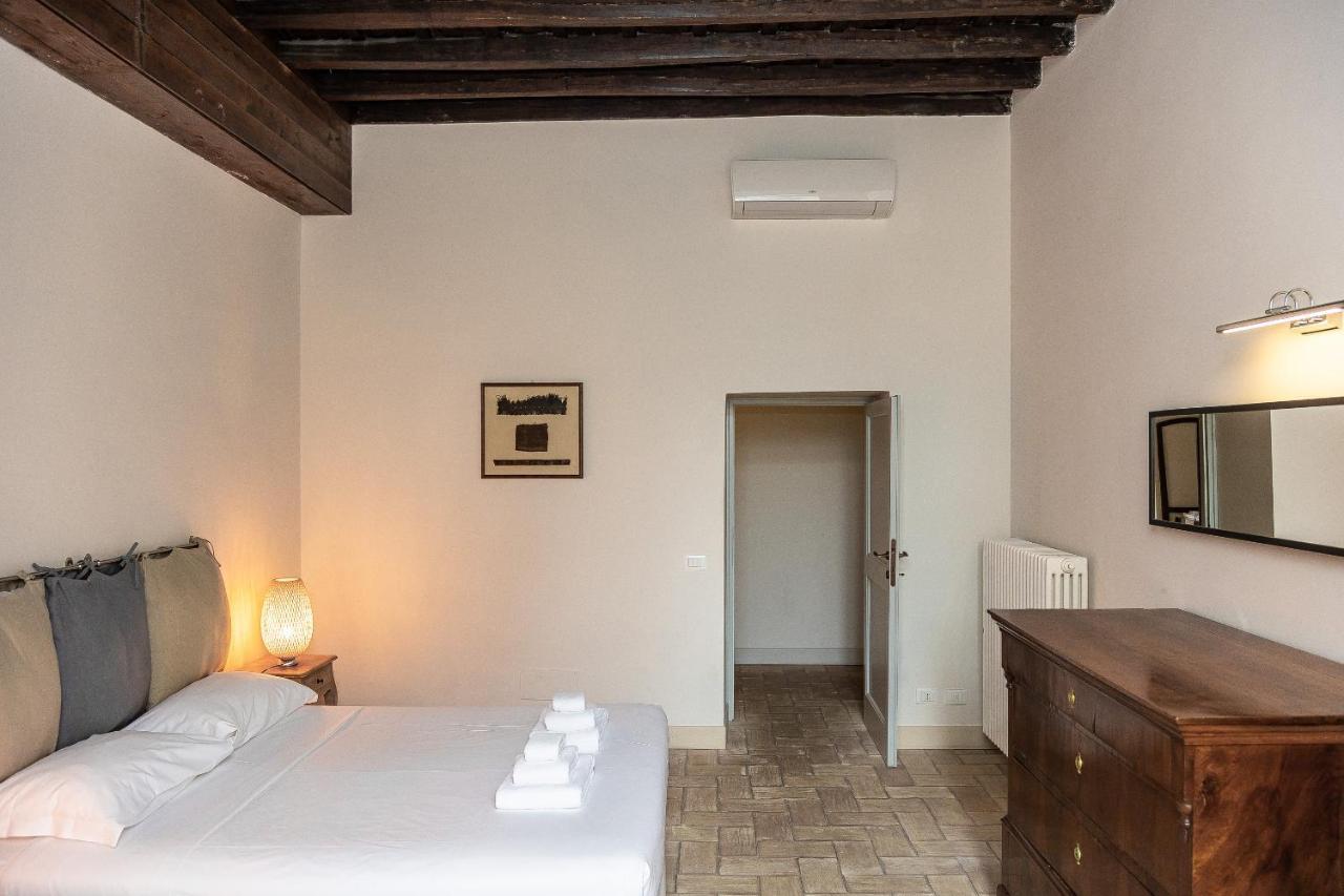 Rome Historical Apartment - Arco Dei Banchi Exterior photo
